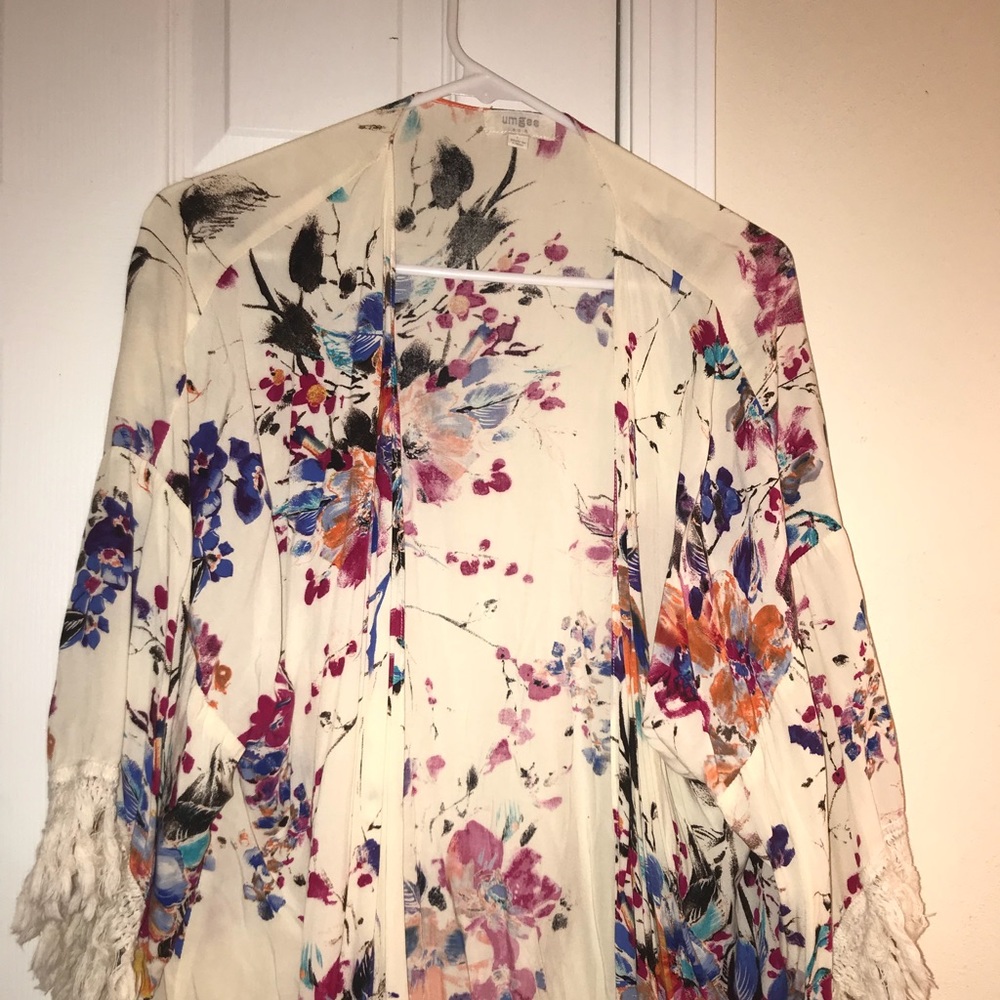 Floral kimono with fridge sleeves